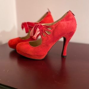 Bongo heels size 8